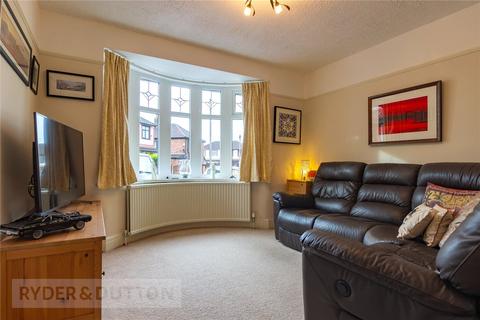 3 bedroom semi-detached house for sale - Midgley Crescent, Ashton-under-Lyne, Greater Manchester, OL6