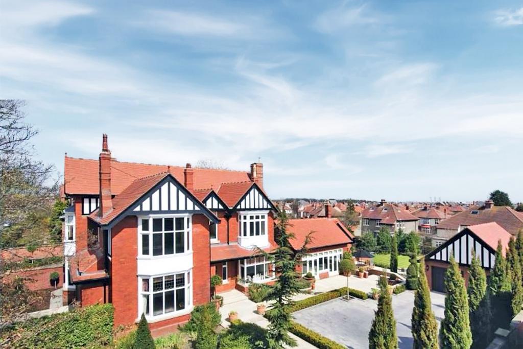 The Grove, Hartlepool, TS26 5 bed detached house for sale £1,000,000