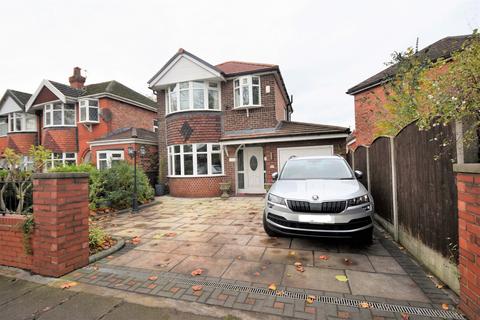 3 bedroom detached house for sale - Lostock Road, Davyhulme, M41