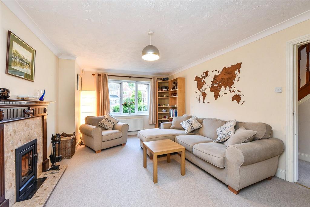 Lower Mead, Petersfield, Hampshire 4 bed detached house £750,000