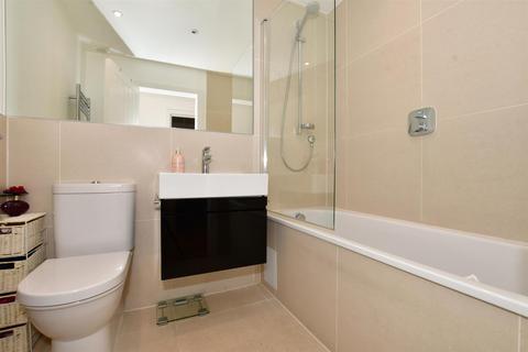 Flat 4, 12 Dagnall Park, London, SE25 5PL