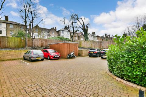 Flat 4, 12 Dagnall Park, London, SE25 5PL
