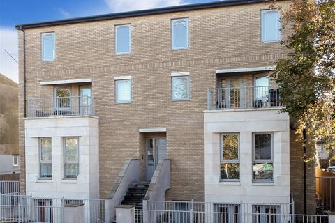 1 bedroom flat for sale, Dagnall Park, South Norwood
