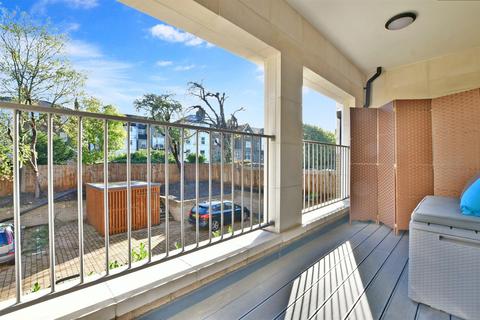 Flat 4, 12 Dagnall Park, London, SE25 5PL