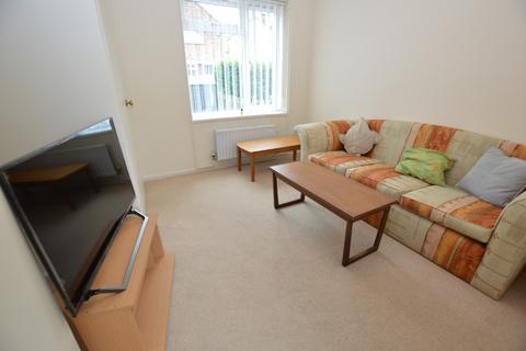 4 bedroom semi-detached house to rent - Darrell Place, Norwich, NR5