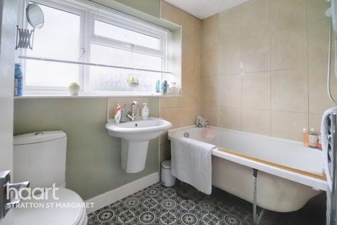 6 Davenham Close, Swindon, SN3 2BZ