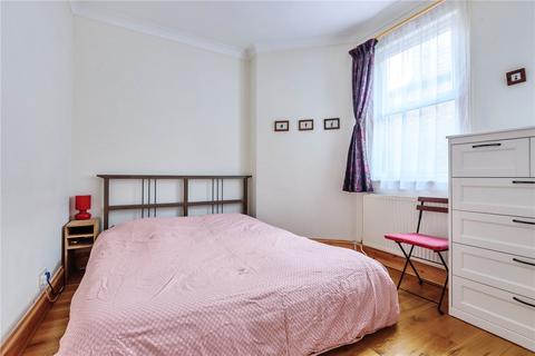 3 bedroom flat for sale - Avondale Road, Palmers Green, London, N13
