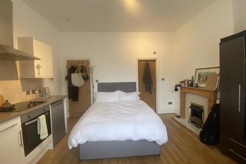 Studio to rent, Sumatra Road Room 1 London NW6 1PL