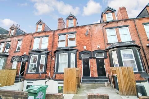 6 bedroom terraced house to rent, BILLS INCLUDED - Brudenell Mount, Hyde Park, Leeds, LS6