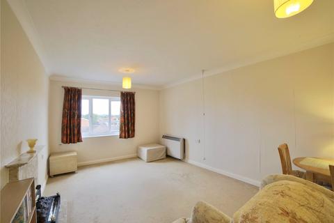 1 bedroom flat for sale - Laburnum Court, Millstream Way, Leighton Buzzard, Beds