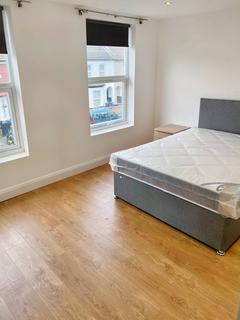 1 bedroom in a house share to rent - Clarendon Road, Croydon CR0