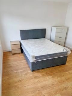 1 bedroom in a house share to rent, Clarendon Road, Croydon CR0