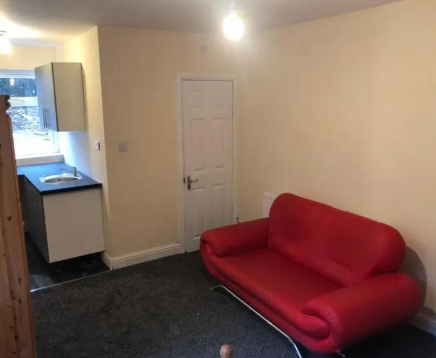 Medium Studio Flat Coventry All Bills Included Studio £875 pcm (£202 pw)