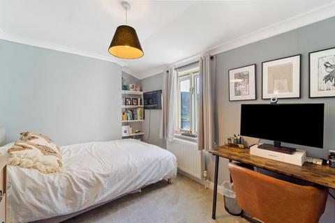 13 Eastbourne Road, Brentford, TW8 9PG