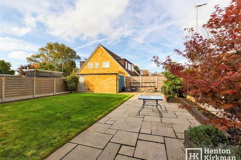 3 bedroom semi-detached house for sale - Scrub Rise, Billericay