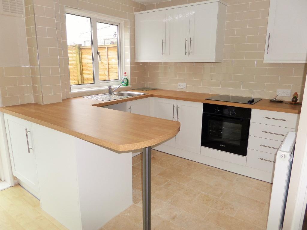 Maple Drive, Burgess Hill, RH15 3 bed terraced house £1,395 pcm (£322 pw)