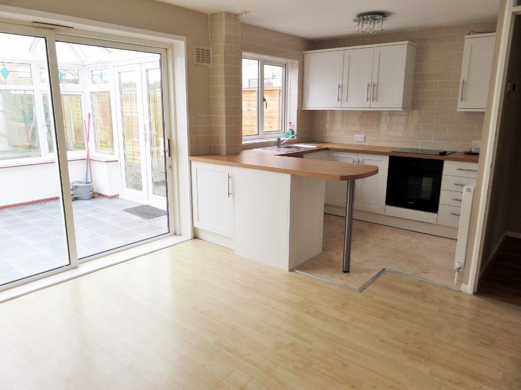 Maple Drive, Burgess Hill, RH15 3 bed terraced house £1,395 pcm (£322 pw)