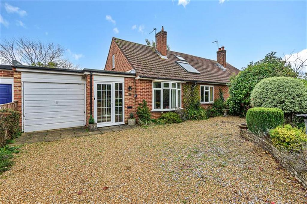 Pulens Lane, Petersfield, GU31 3 bed bungalow £600,000