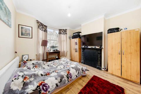 2 bedroom flat for sale - Hatherley Road, Walthamstow, E17