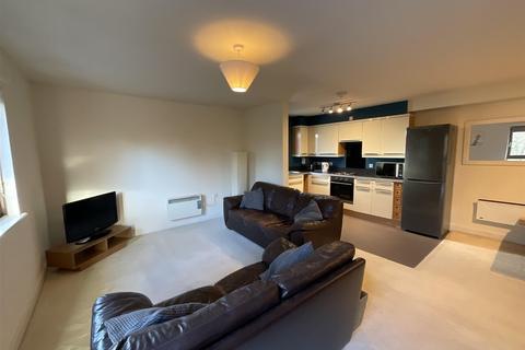 2 bedroom apartment for sale - Oakwood Court, Crawley, West Sussex