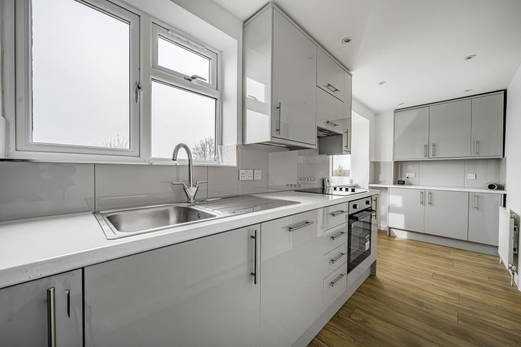 Garratts Way, High HP13 3 bed end of terrace house £1,600