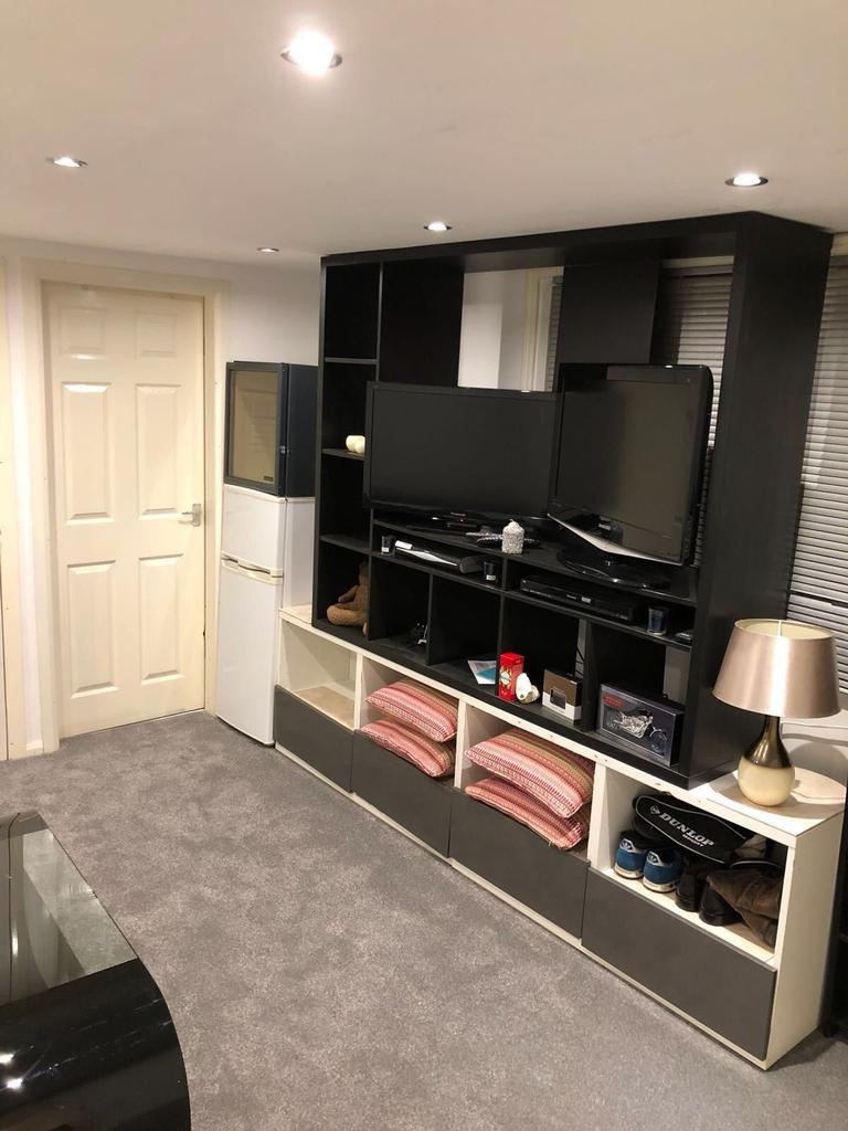 Stokes Drive, Groby Road, Leicester, LE3 4 bed detached house £1,100