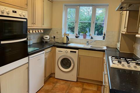 27 Ashton Close, Daventry, NN11 9YW