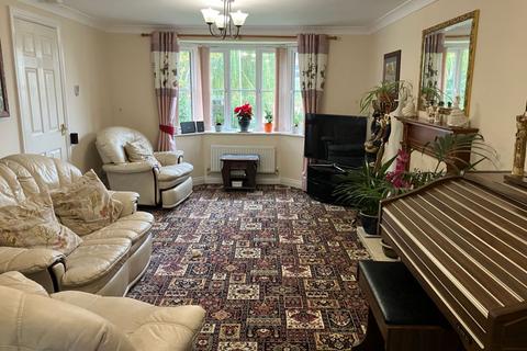 27 Ashton Close, Daventry, NN11 9YW