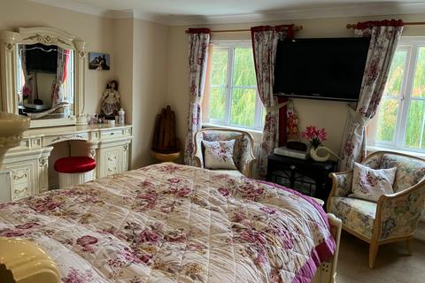 27 Ashton Close, Daventry, NN11 9YW