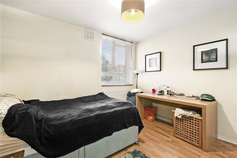 2 bedroom flat to rent, Tayler Court, Dorman Way, London