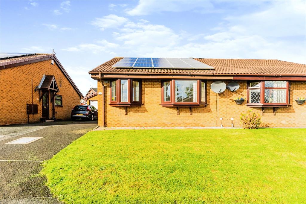 Linden Close, Denton, Manchester... 2 bed bungalow £230,000