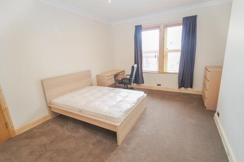 3 bedroom apartment to rent, BILLS INCLUDED - Bainbrigge Road, Headingley, Leeds, LS6