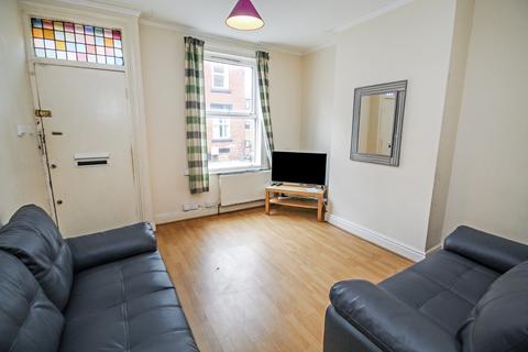 3 bedroom terraced house to rent, BILLS INCLUDED - Beamsley Mount, Hyde Park, Leeds, LS6