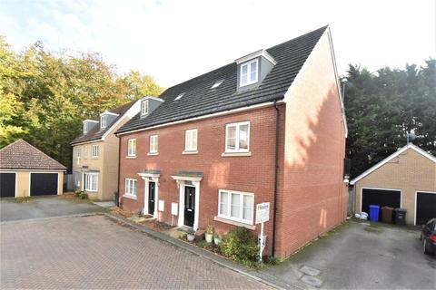 4 bedroom semi-detached house for sale - Bridge Farm Close, Mildenhall, Bury St. Edmunds, Suffolk, IP28