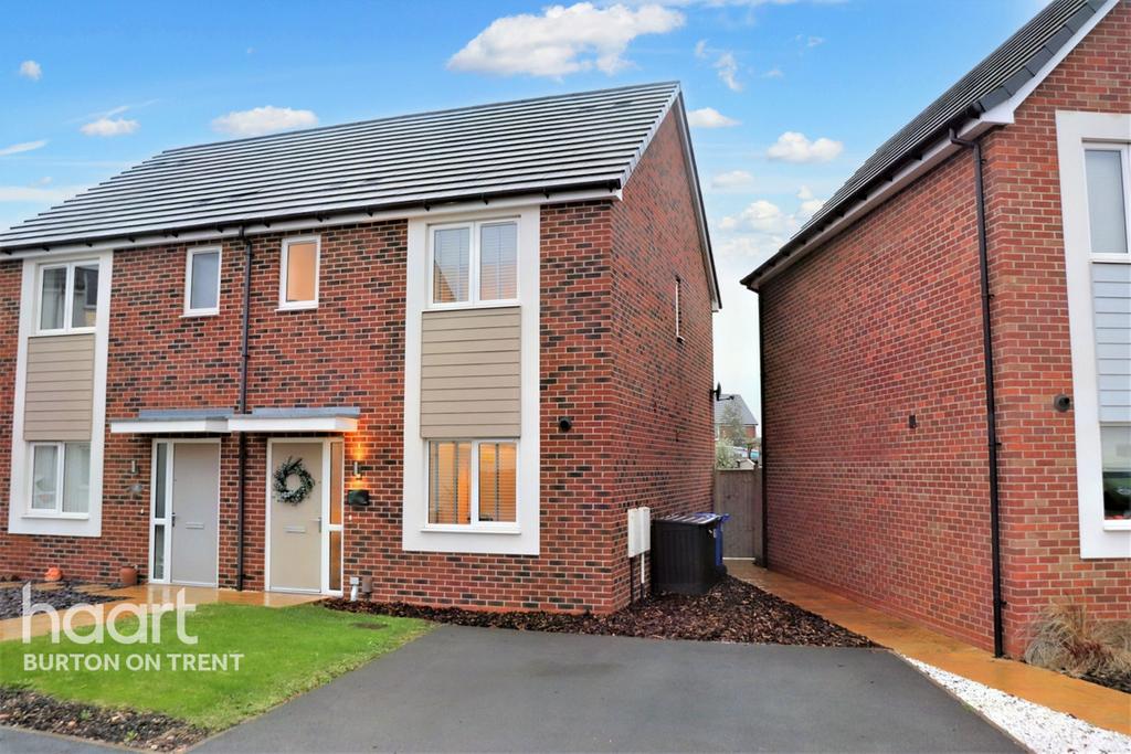 Hazel Crescent, Burton-On-Trent 3 bed semi-detached house - £230,000