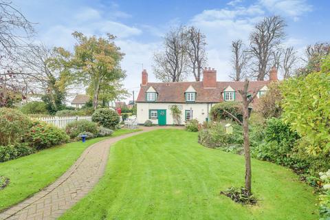 3 bedroom semi-detached house for sale, Chaseway, Rochford, SS4