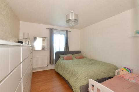 1 bedroom ground floor flat for sale - Widgeons, Pitsea, Basildon, Essex