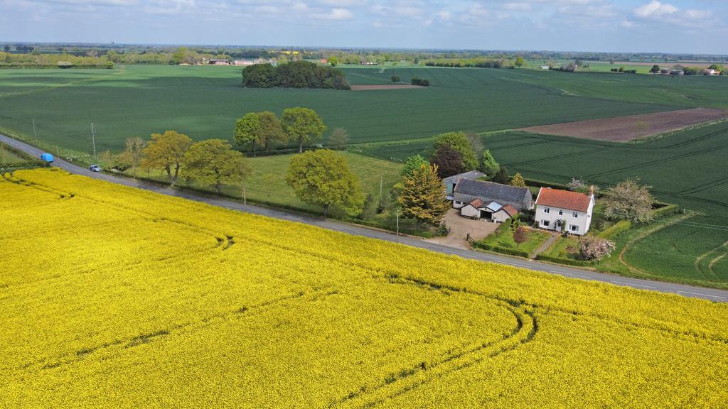Laxfield, Nr Framlingham, Suffolk 3 bed detached house for sale £550,000