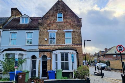 4 bedroom semi-detached house to rent, Grove Vale, London, SE22