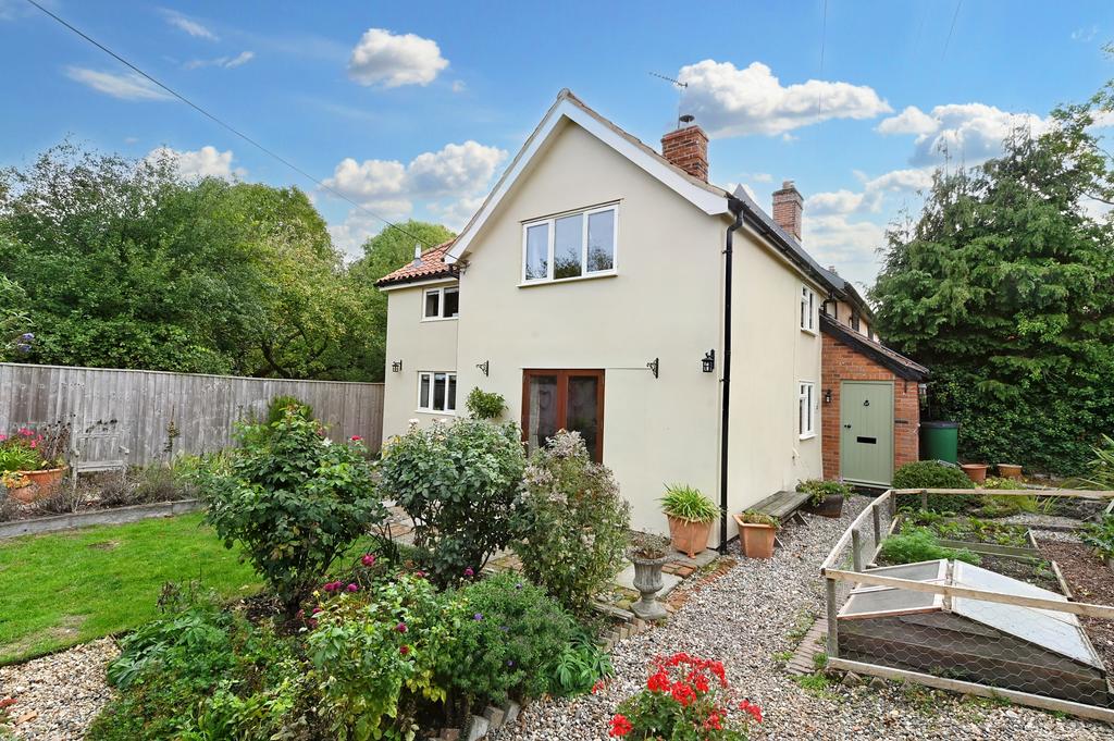 Brundish, Near Framlingham, Suffolk 3 bed cottage for sale £325,000
