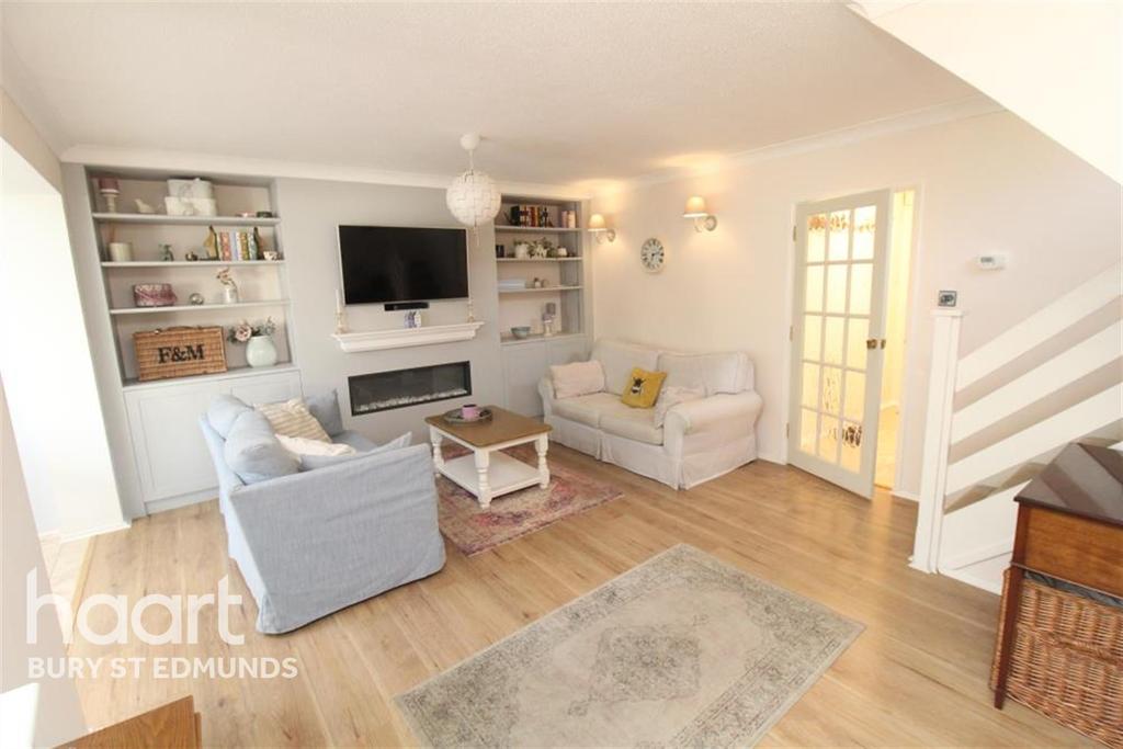 Raynham Road, Bury St Edmunds 3 bed semidetached house £1,350 pcm (£