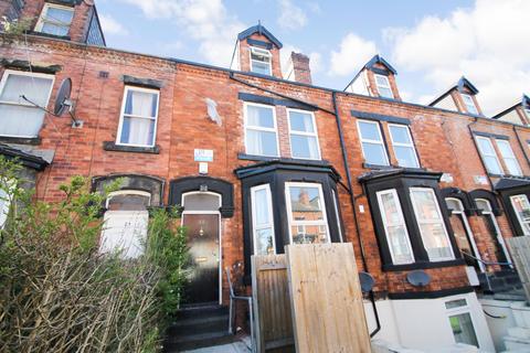 5 bedroom terraced house to rent, BILLS INCLUDED - Brudenell Mount, Hyde Park, Leeds, LS6