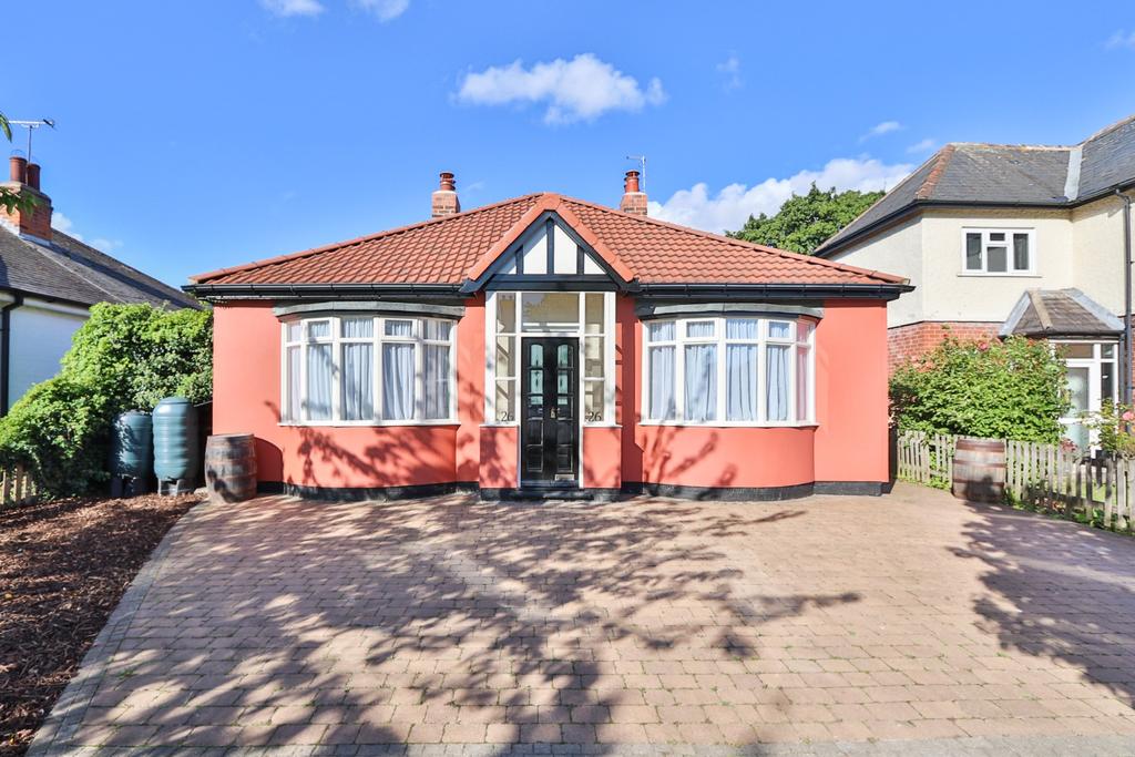 Southwood Avenue, Cottingham, HU16 5AD 2 bed detached bungalow £280,000