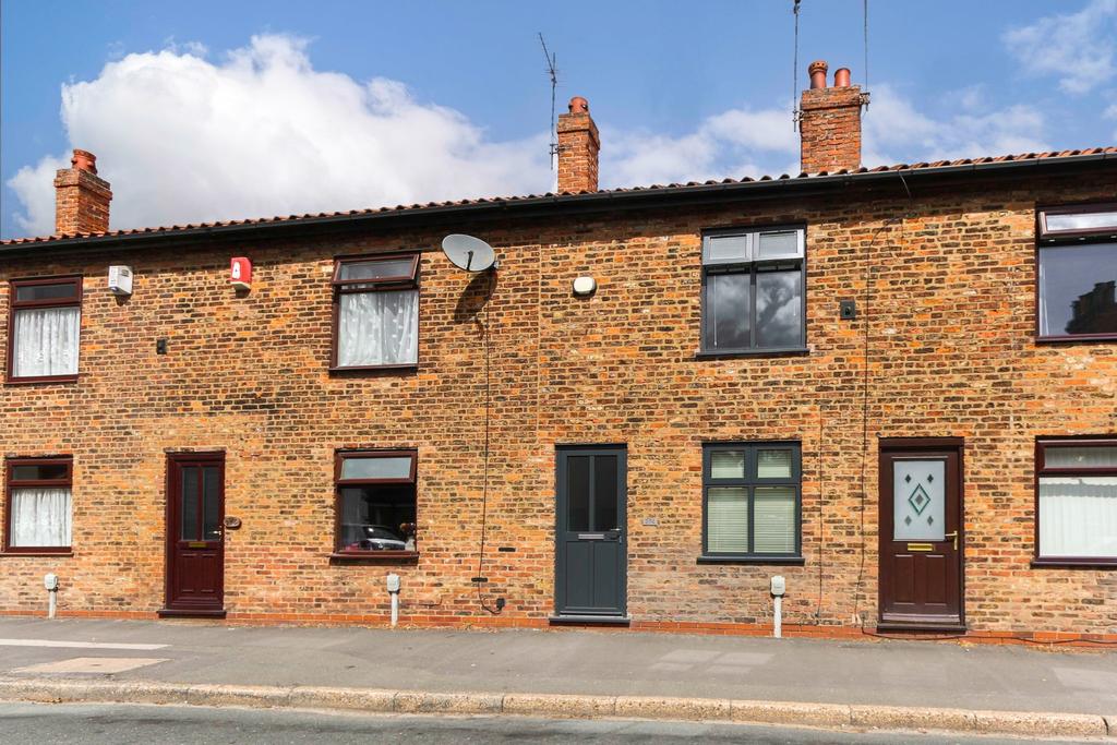 Northgate, Cottingham, HU16 5RN 2 bed terraced house £155,000