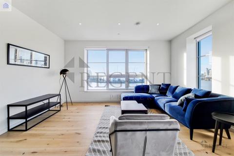 3 bedroom apartment to rent, Douglass Tower, Goodluck Hope Walk, E14
