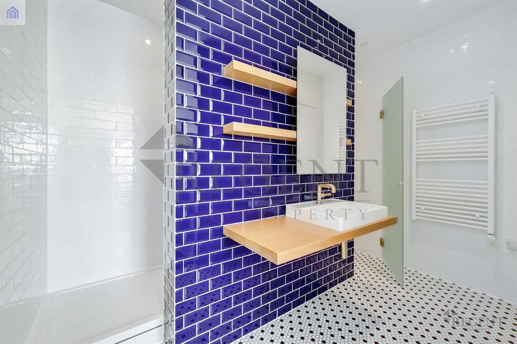 Main ensuite