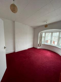 3 bedroom semi-detached house to rent - Chislehurst Avenue, Blackpool, FY4 3AR