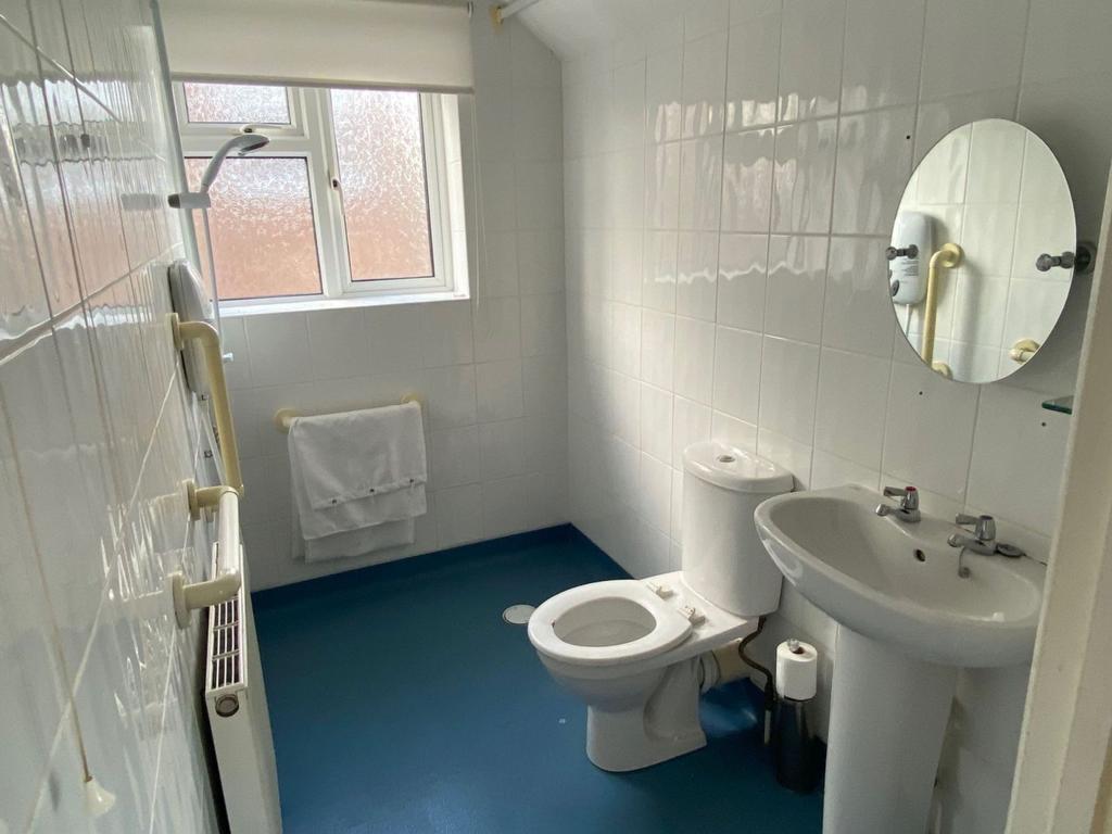 Wet room upstairs