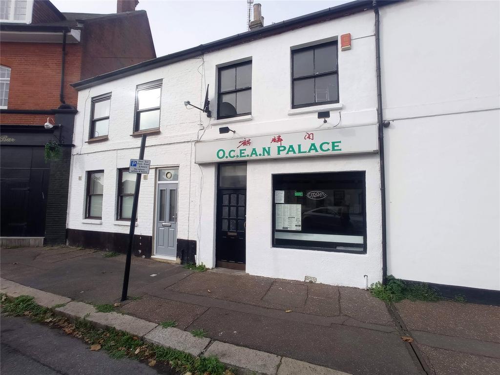High Street, Shoeburyness... Shop £1,250 pcm (£288 pw)