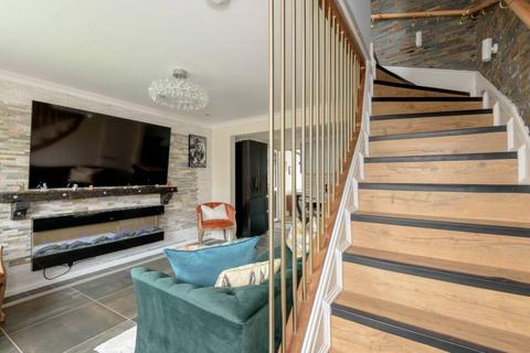 108 Peacocktail Close, Edinburgh, EH15 3QT